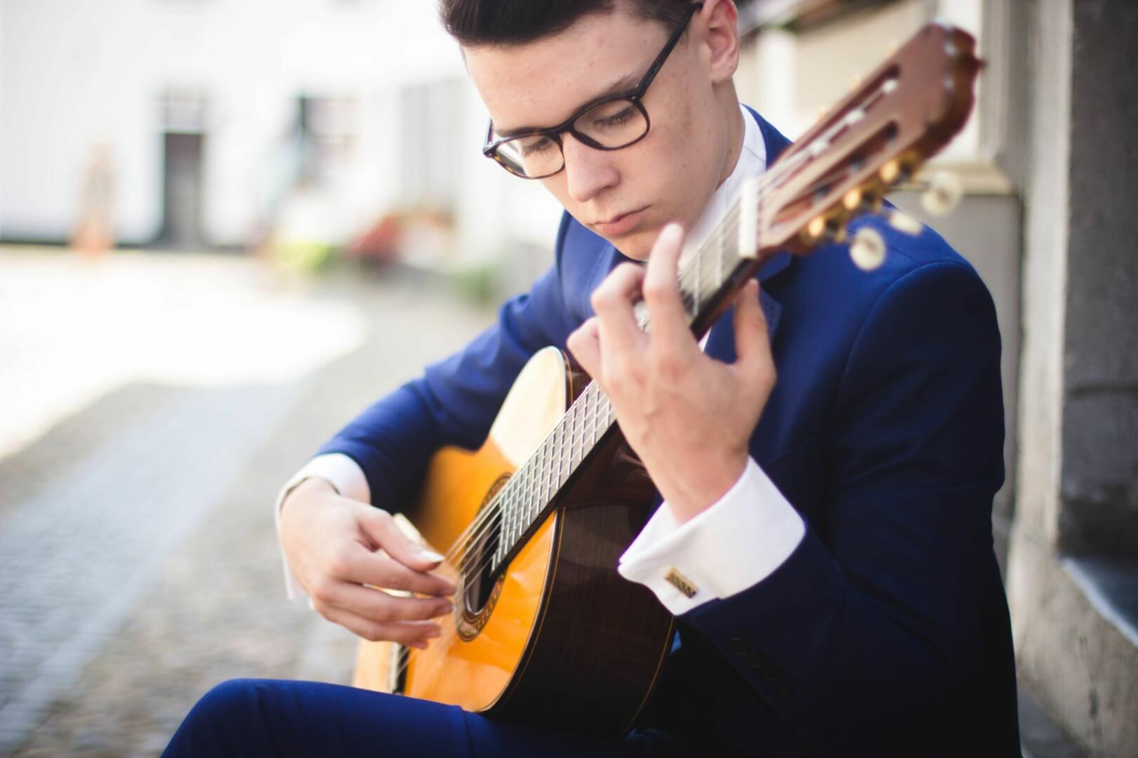 Carillon und Gitarre - Cedric Honings